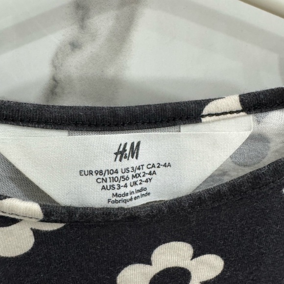 H&M Black and White Floral Dress - Picture 2 of 5